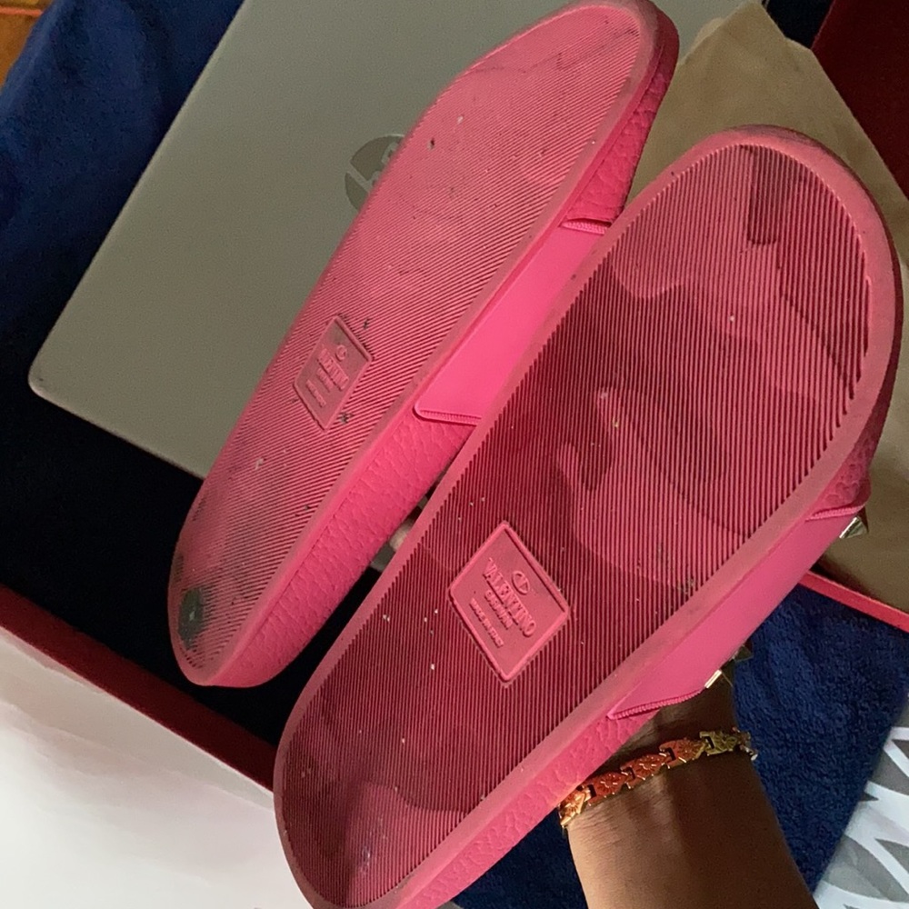 Valentino Slides - Picture 8 of 9